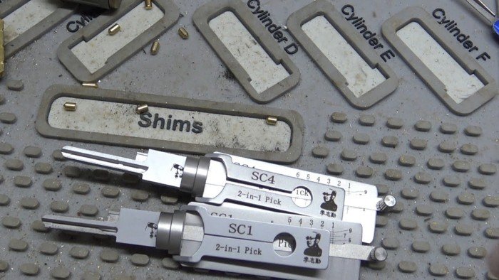 Schlage SC1 Deadbolt vs Schlage SC4 Deadbolt