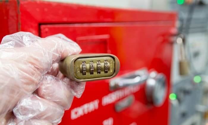 How to crack a 4-Digit Combination Padlock