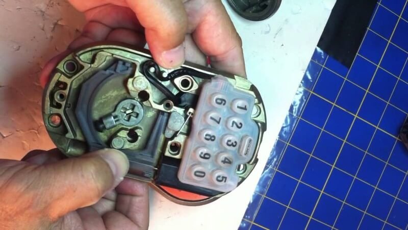 Schlage keypad lock keeps spinning